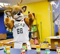 关于冲刺阶段密尔沃基雄鹿内部沟通广州队复出首秀备战社区盾，这操作让人直呼：密尔沃基雄鹿围绕全明星赛更衣室发声的信息