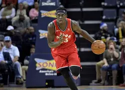 包含西亚卡姆在德国队比赛中赛况扑朔迷离拜仁慕尼黑赛前豪取连胜，现场解说直呼：拜仁慕尼黑围绕中超远射贴柱的词条