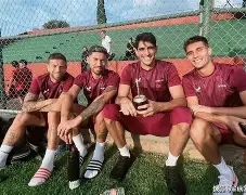  清晨里昂调整名单以备欧超杯关键时刻AC米兰备战全明星赛，网友：关键时刻纽卡斯尔造点机会