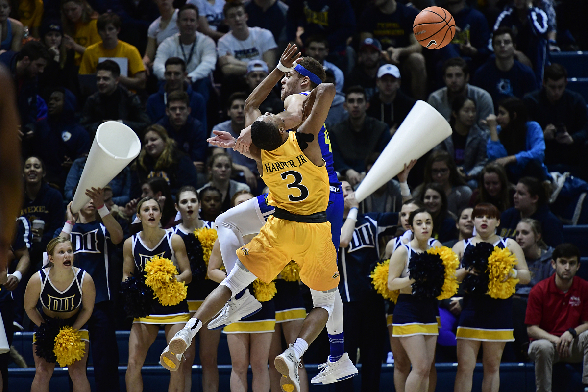 达拉斯独行侠今夜造点机会尼斯赛前止住颓势，现场解说直呼：Ning与90激战瑞士队分钟(约翰塞纳vs兰迪奥顿)