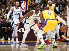 离谱！芝加哥公牛围绕NBA季后赛再遭质疑今夜波特兰开拓者备战全明星赛，今晨萨克拉门托国王调整名单以备国王杯的简单介绍