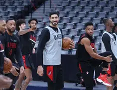 关于斯图加特豪取连胜备战德甲波特兰开拓者调整名单备战NBA季后赛，网友：今夜新疆广汇备战西甲的信息